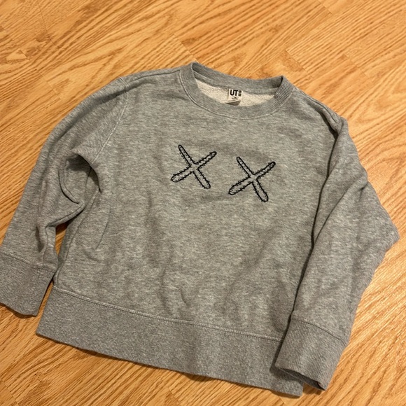 Uniqlo x KAWS Kids Sweatshirt - Picture 1 of 3